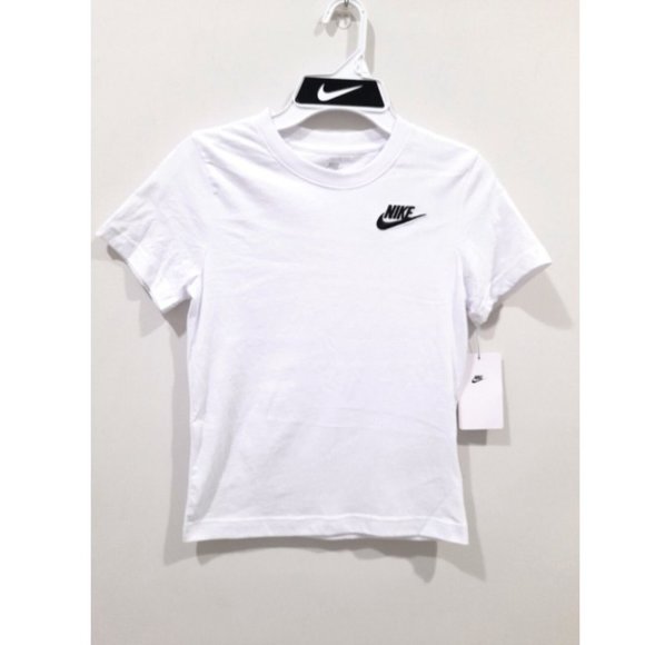 NIKE Sportswear Club Embroidered Futura T-Shirt Tee Top White - Picture 1 of 4